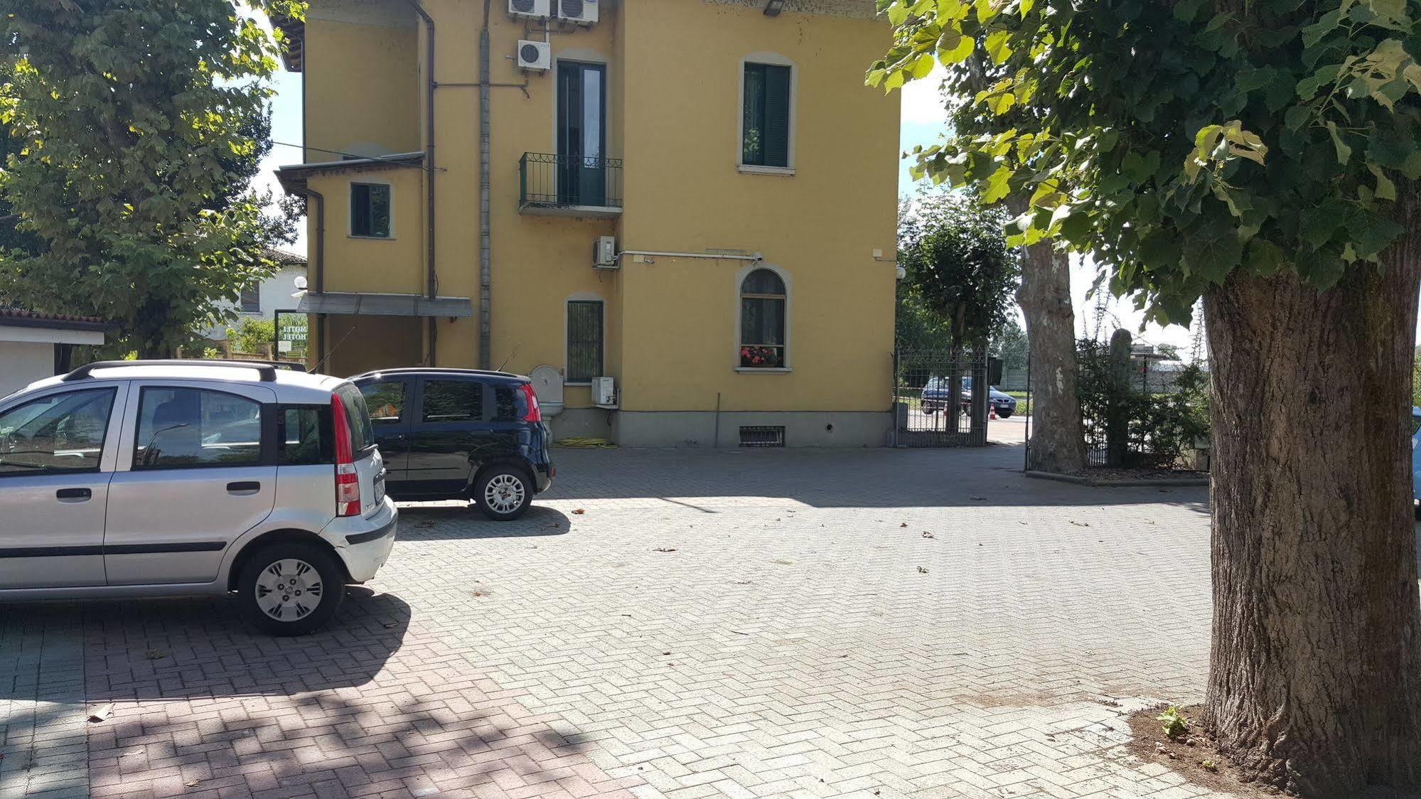 Hotel La Pendola Ozzero Exterior foto